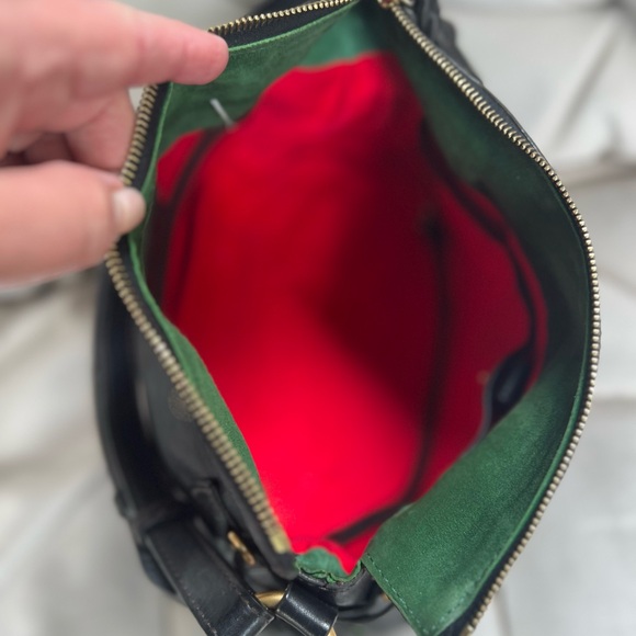 DOONEY & BOURKE BLACK LEATHER SHOULDER BAG WITH GREEN TUSSLES - Picture 10 of 10